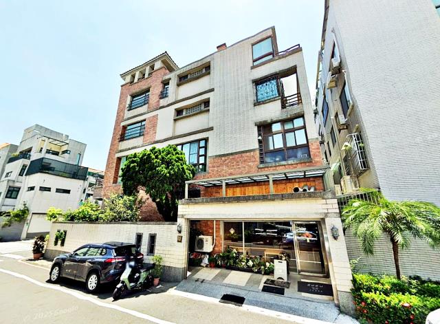 東區拍賣透天-5