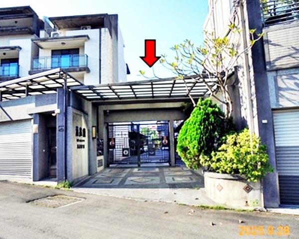 東區拍賣透天-6