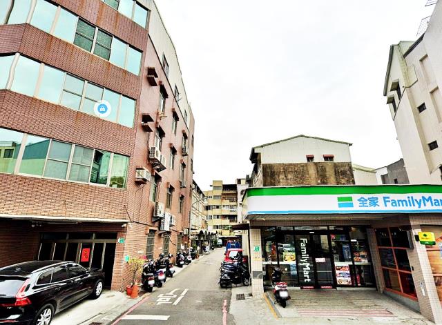 南區拍賣透天-4