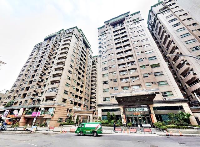 北區拍賣大樓-1