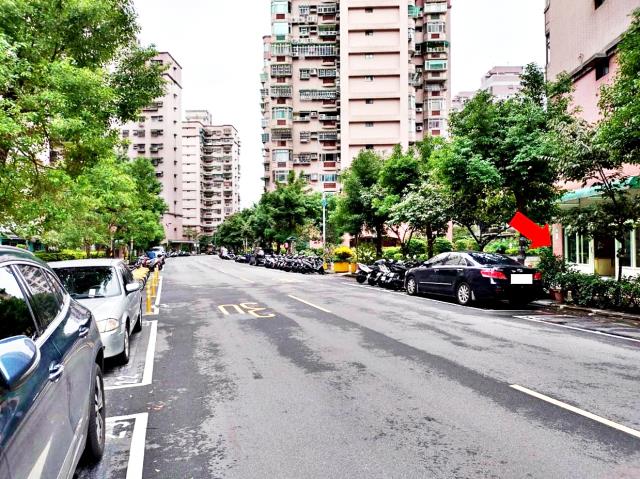 中和拍賣大樓-1